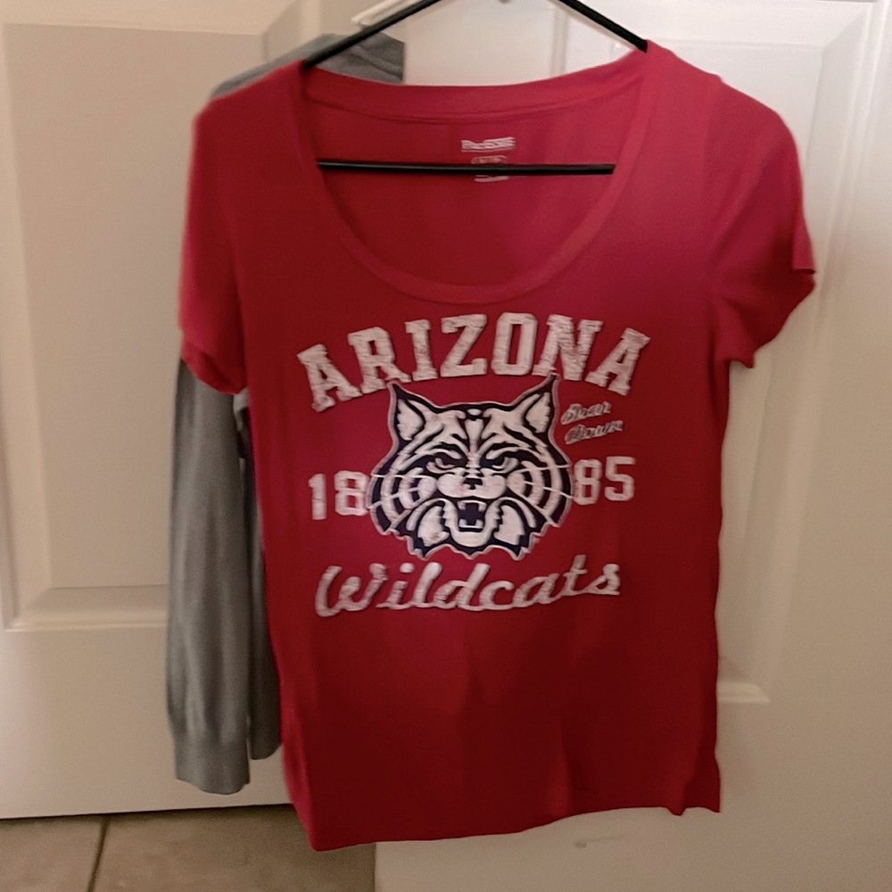 Wildcats red top